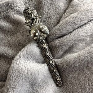 Vintage silver ladybug hairclip